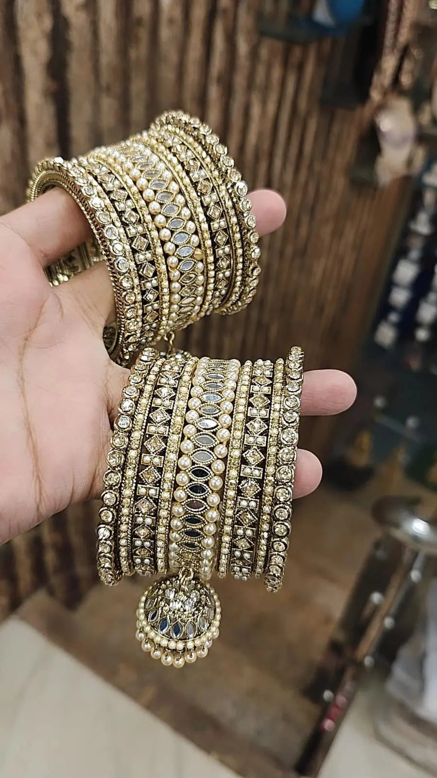 COPPER STONE SET WITH MOTI TOUCH LOOK LUXE JEWEL